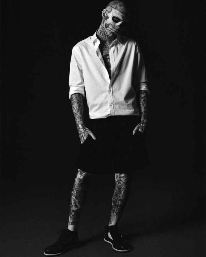 纹满全身的僵尸男孩自杀gaga连发推特悼念