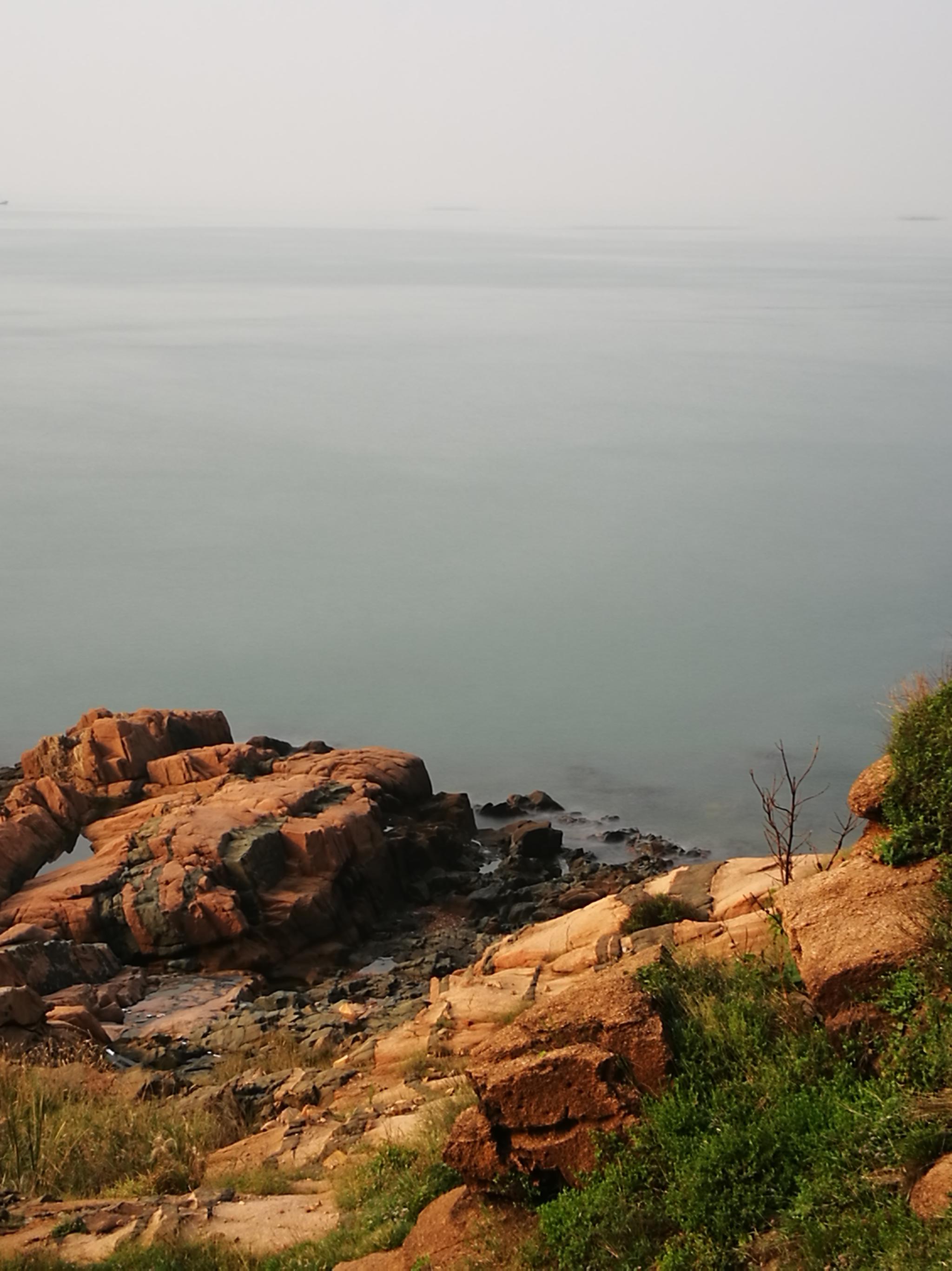 【手机摄影图集】岸边礁石