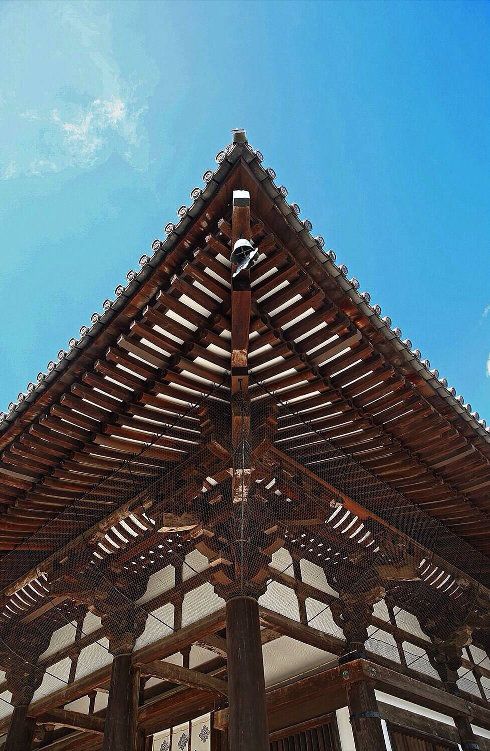 这座寺庙是中国唐代高僧鉴真和尚亲手兴建的盛唐建筑风格寺院,被