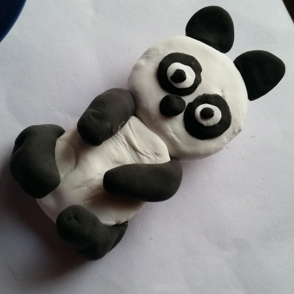 小朋友假期最爱的彩泥小手工制作吃竹子的熊猫做法教程