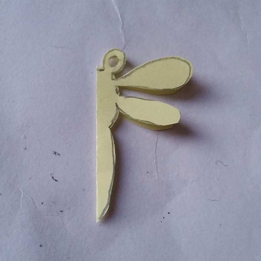 蜻蜓剪纸半边图片