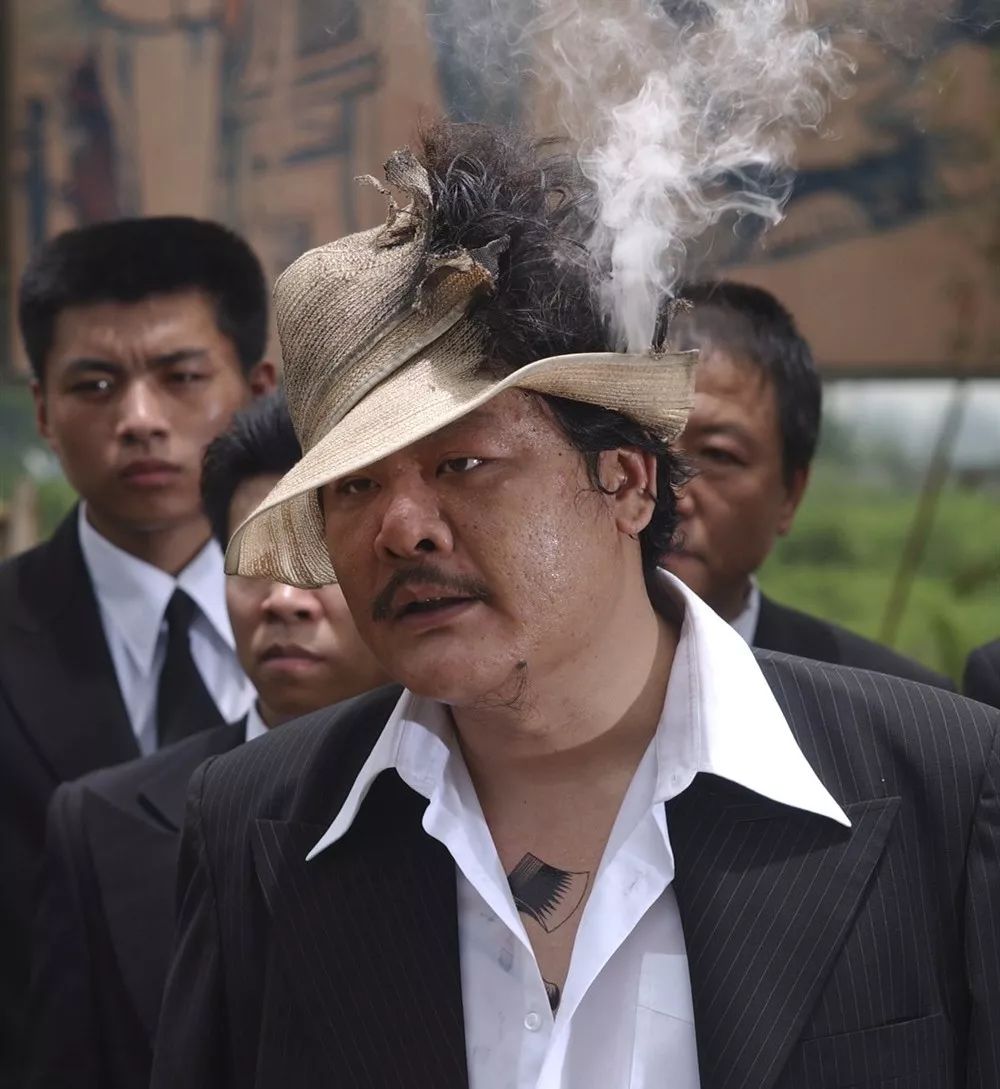 杜琪峰的黄金配角,周星驰的御用演员,这位大佬却鲜有人知其名