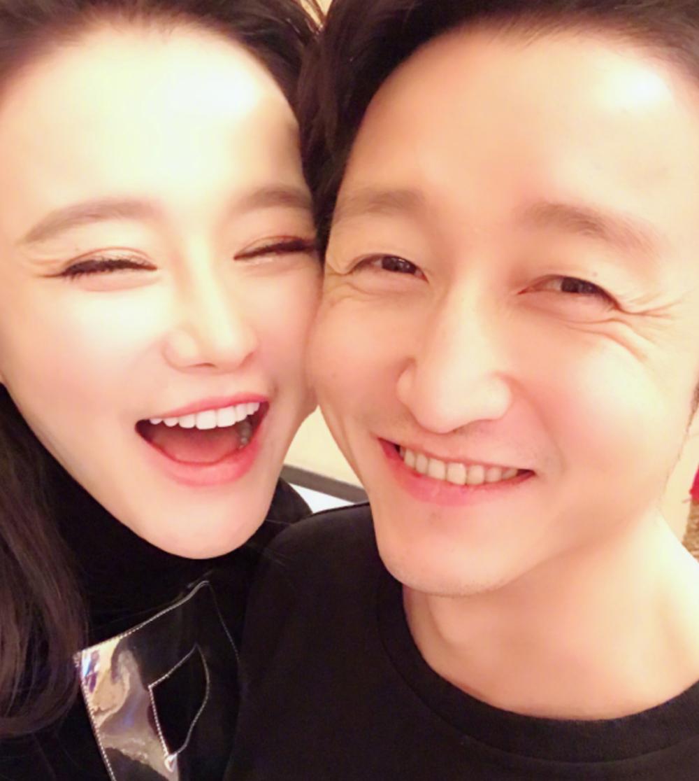 冉莹颖结婚七周年回应风波：不抛弃不放弃，我们一起走