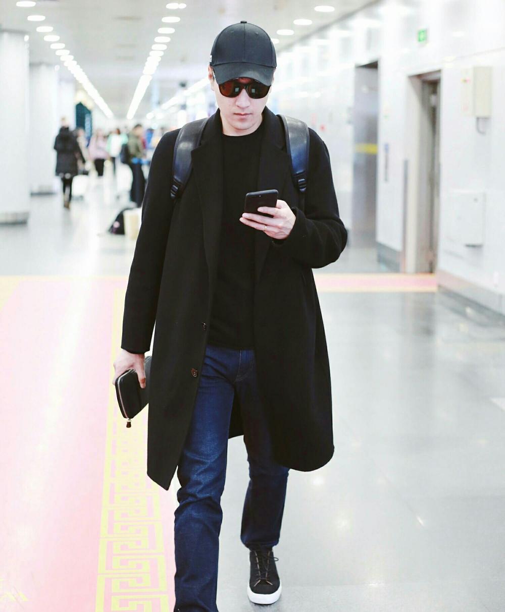 赵又廷背着高圆圆和别人组cp?一起拍摄情侣大片