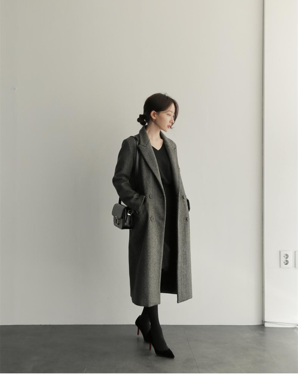 灰色衣服容易胖吗女生穿搭,微胖的女生适合穿哪些颜色的衣服?