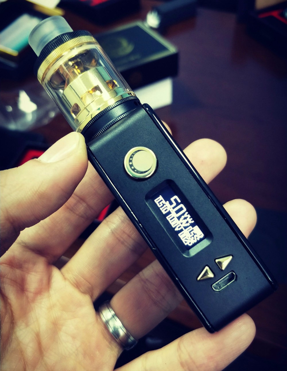 当思想者与私享者二合为一wake电子烟新品上市