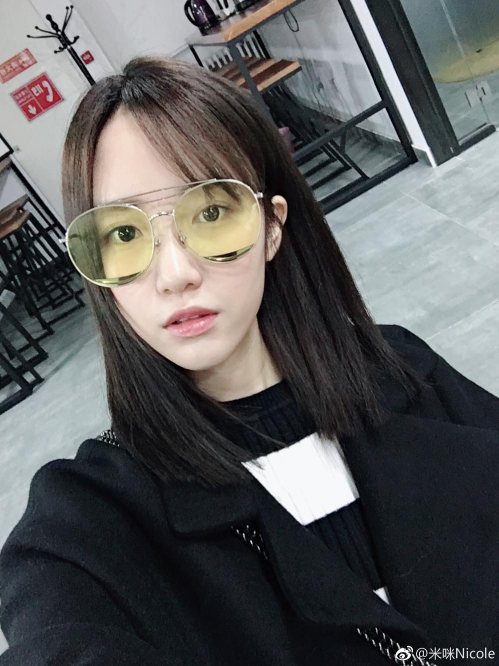 换女友比换衣服还勤, 王思聪新女友米咪太像初中生!