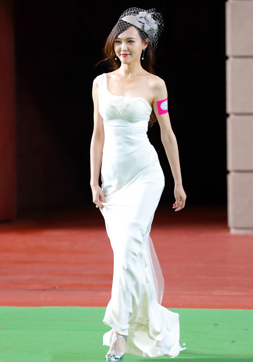 大器晚红谋女郎唐嫣这组女王攻大片美爆了看了一遍又一遍