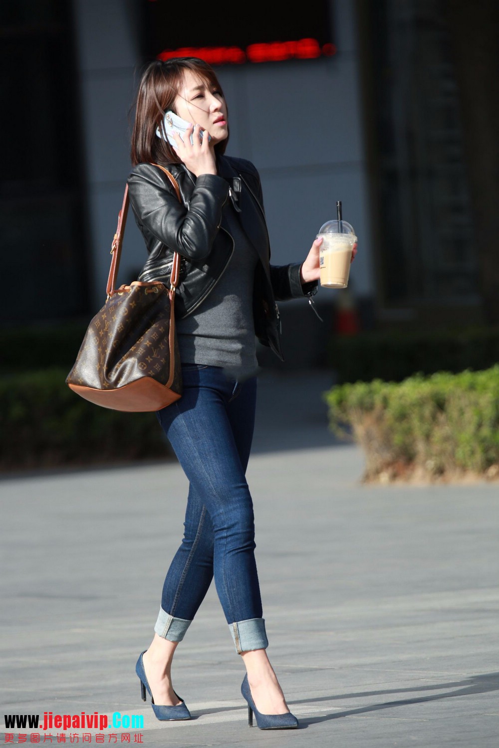 三里屯街拍夏天的三里屯男人们的天堂啊让你大饱眼福