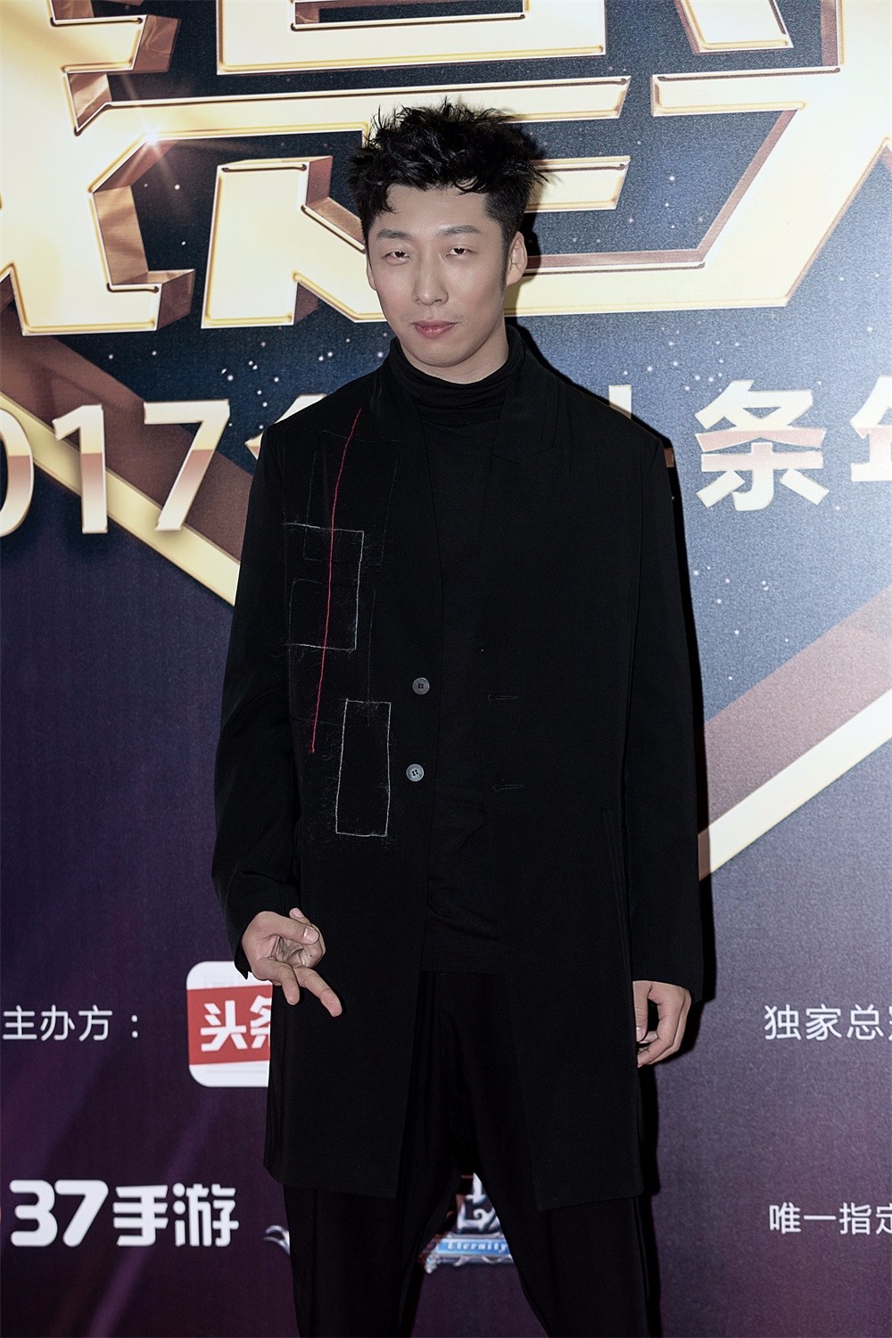 张子贤亮相媒体活动 锋芒初露受业内关注