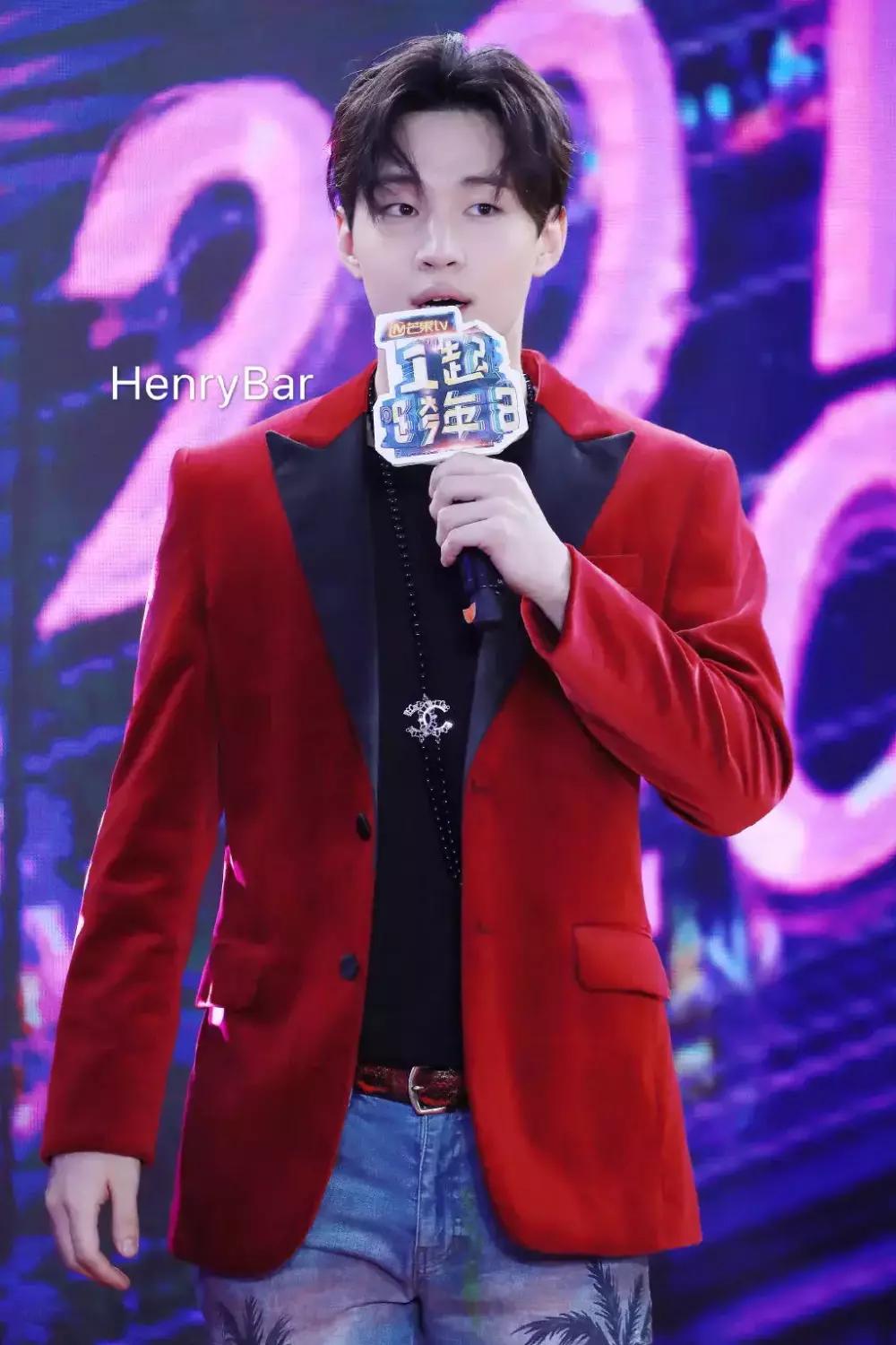 湖南卫视跨年演唱会Henry刘宪华好评如潮