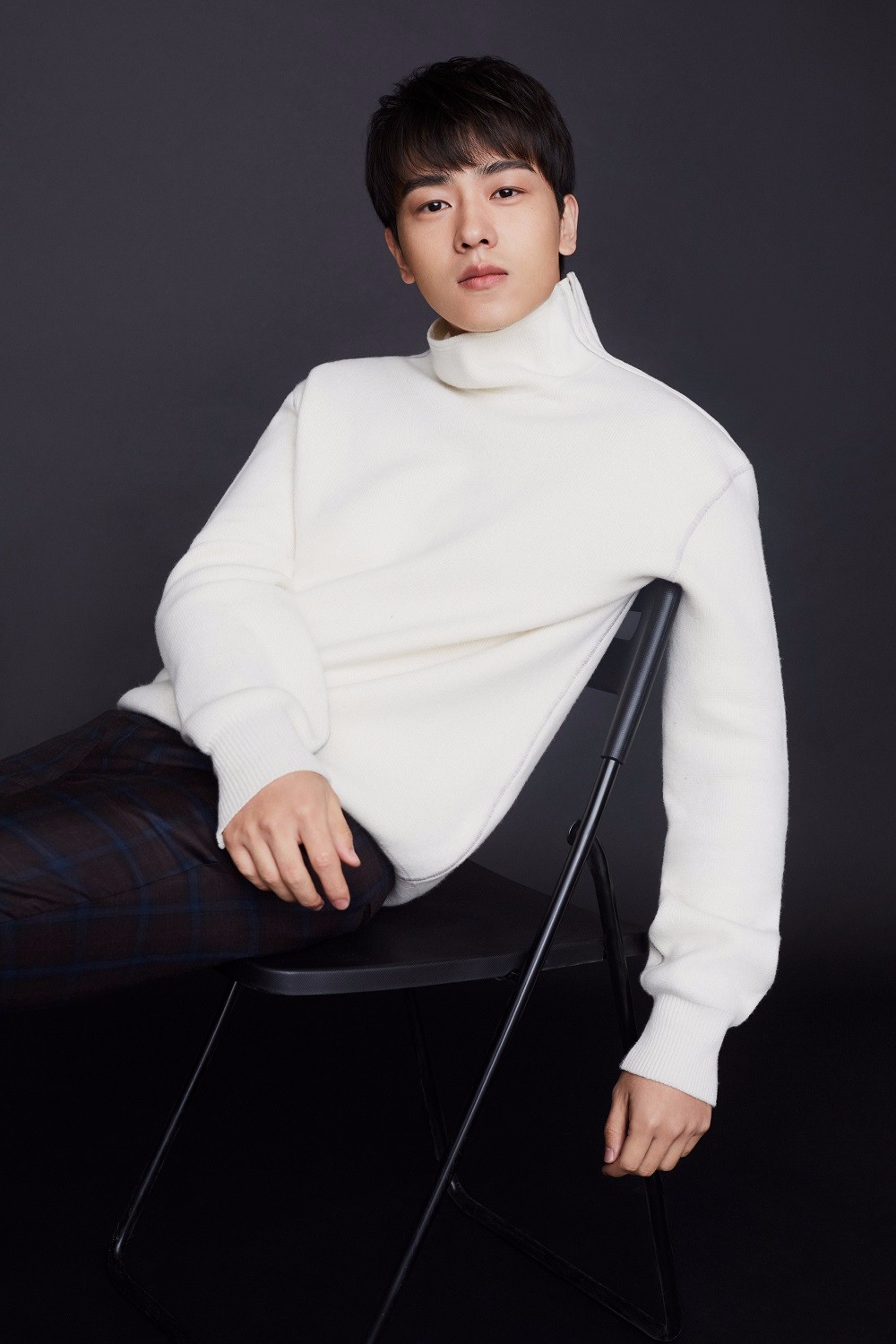 于翔曝光暖心写真化身白色恋人撩动少女心