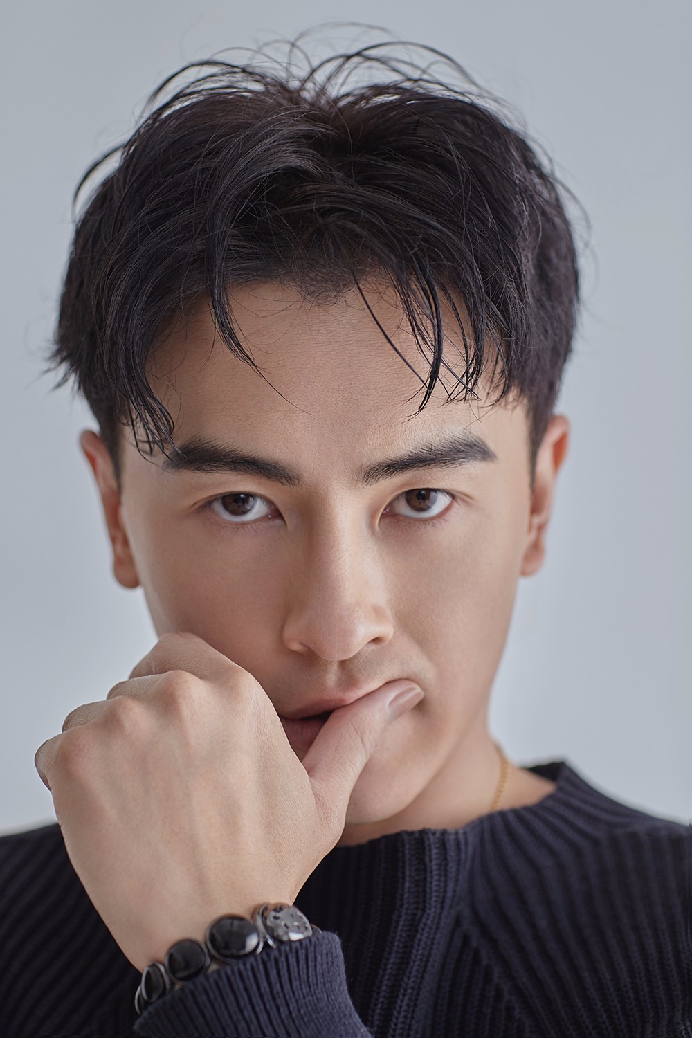 颜控福利!郑元畅日系写真尽显雅痞熟男魅力