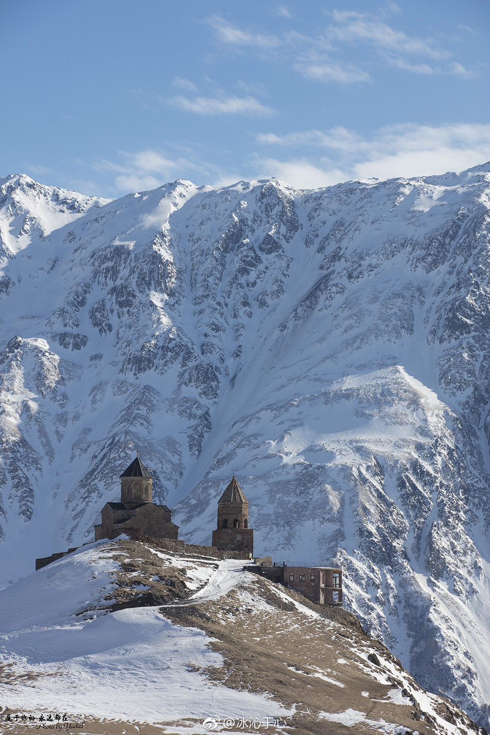 卡兹别克山(kazbegi)的圣三一教堂(gergeti trinity church)
