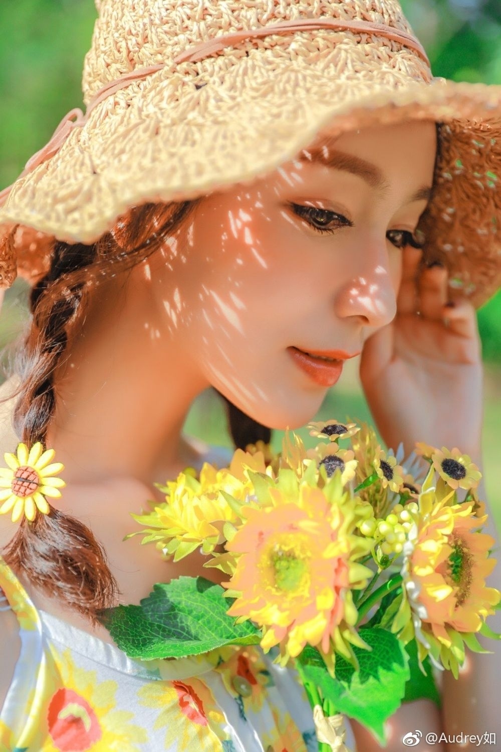 精致面庞气质美女娇艳欲滴清爽唯美写真