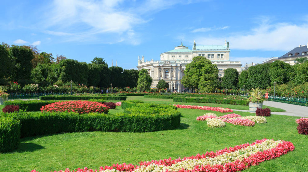 鹰鹰日常在爱丁堡街头,每隔几十一百米都会有视频里这