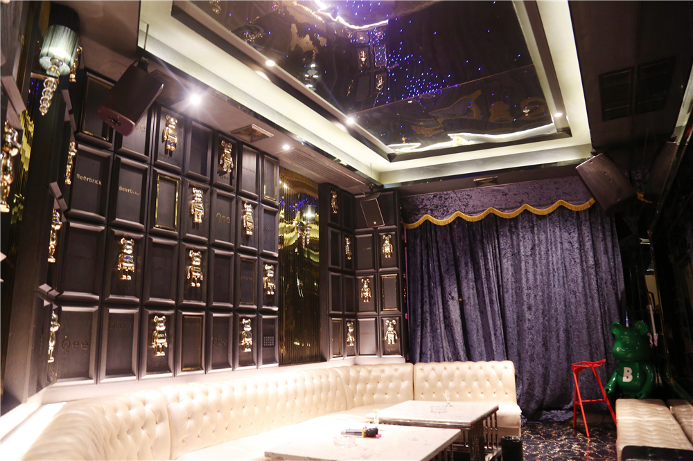 坐上旋转木马,kitty和哆啦a梦陪你唱k!在k-party释放少女心!