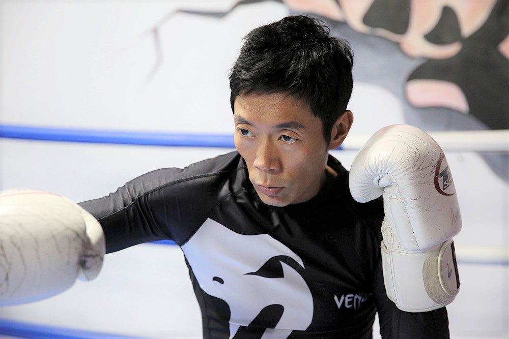 歌手刘迦帝泰拳写真曝光 尽显熟男魅力