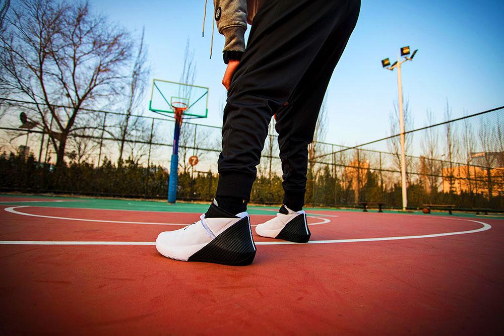 造型独特、性价比极高! 威少 Jordan Why Not Z