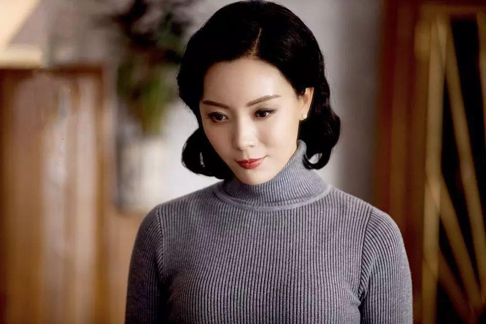 "民国女神"陈数造型美哭,手推波发型太亮眼!