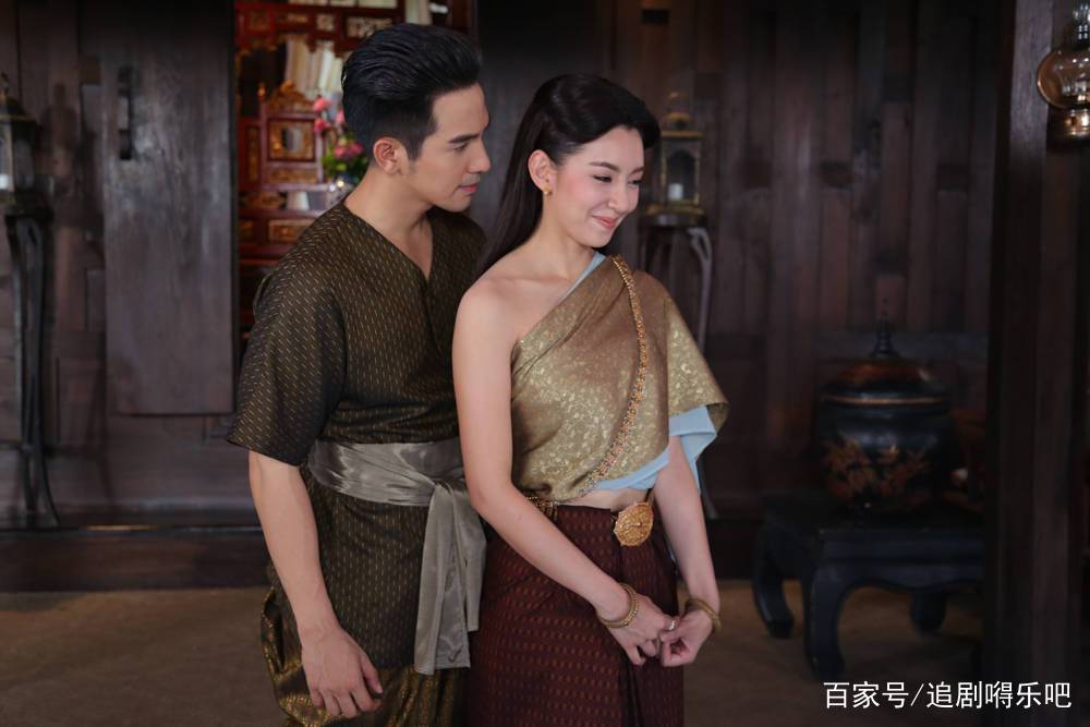 泰剧《新天生一对》,穿越新梗:女主穿越成坏女配最终逆袭成功!