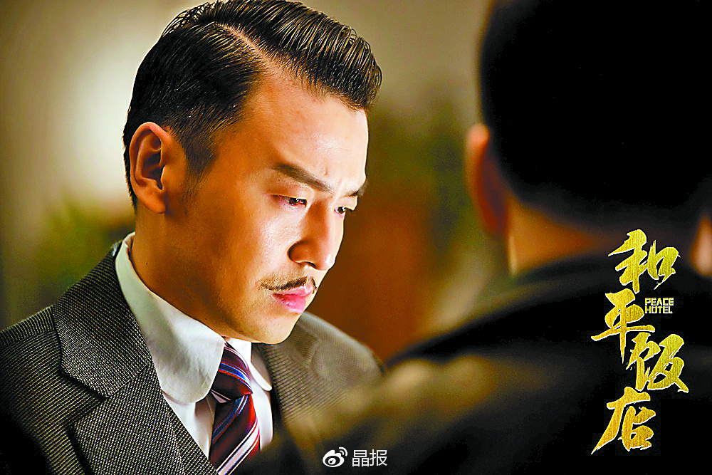 翻开雷佳音的作品履历发现,2012年,他凭借《黄金大劫案》中的"小东北"