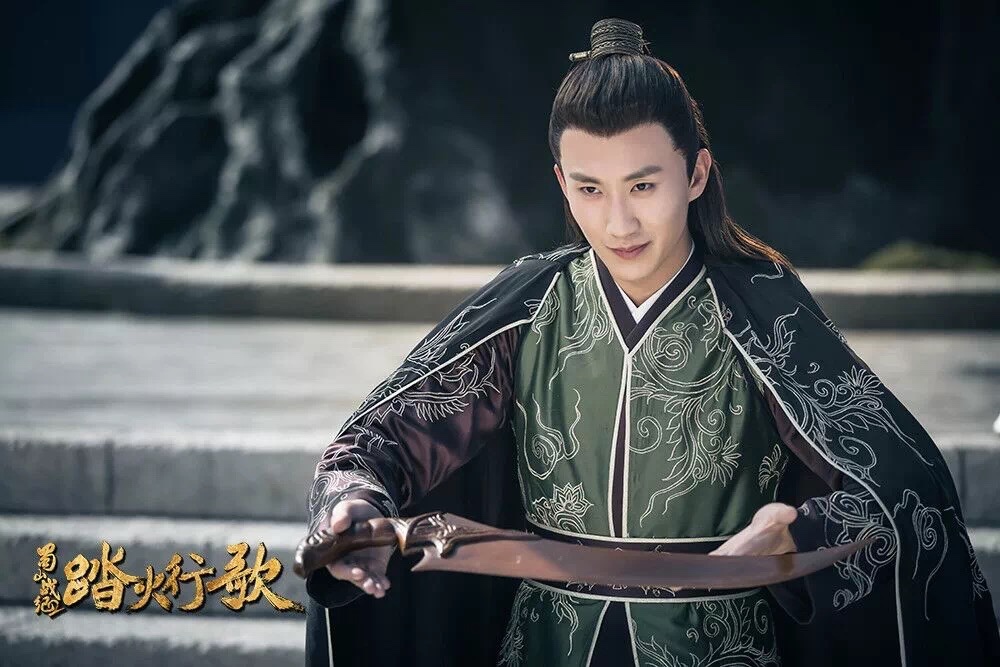 袁野很幸运,虽为新人,第一次参演电视剧就遇到了《蜀山战纪2踏火行歌