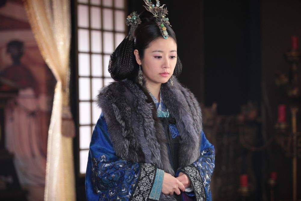 古装剧里公主娘娘们穿上皮草式外套看看谁最显贵气十足