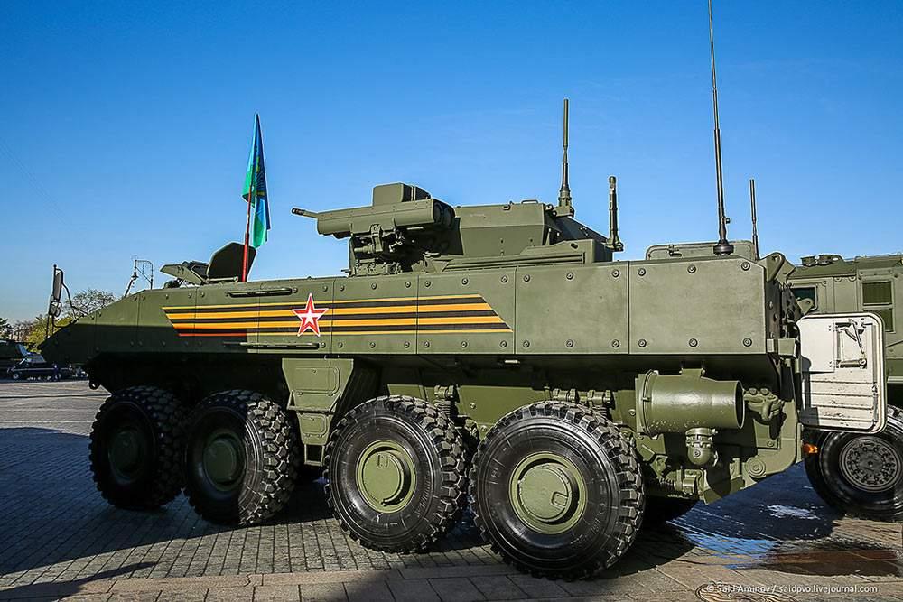 众所周知,水陆两栖步战车是指在水上和陆地上都能使用的步战车.