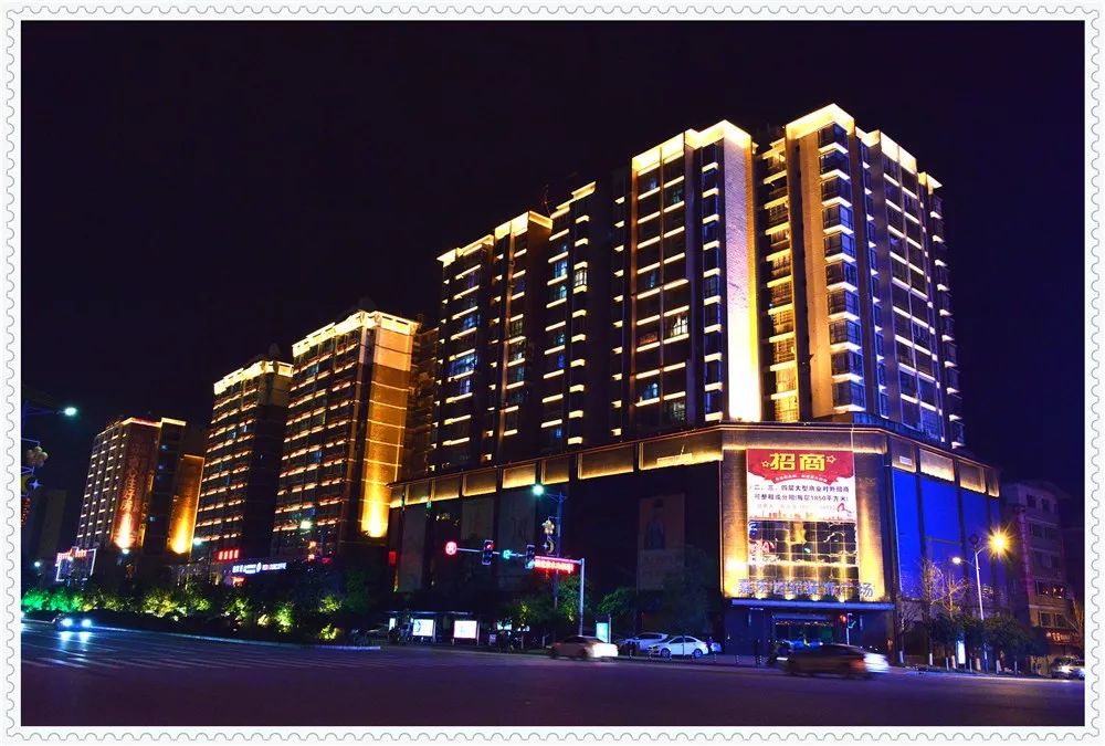 嘉禾世纪服装广场上河城城西客运站迎宾大道 1迎宾大道 2摄影:笑料