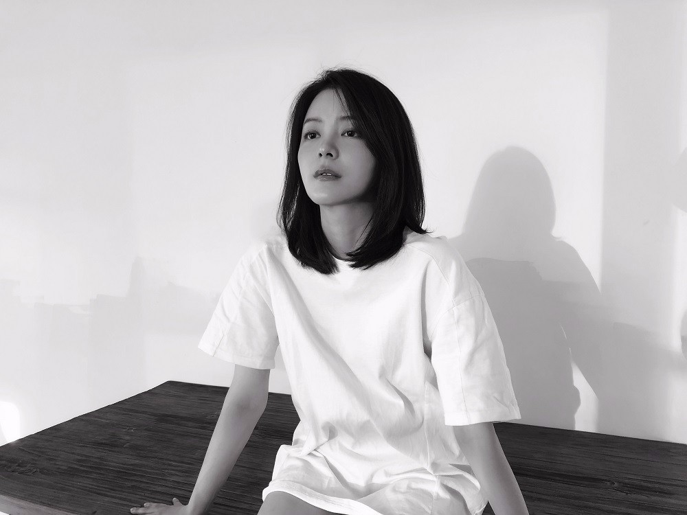 王玥兮光影流动宛若精灵 魅力多变未来可期