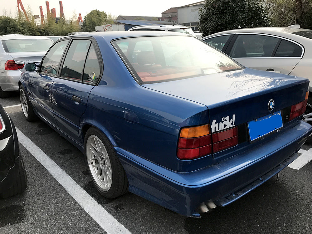 一台板正的E34宝马5系,品牌精神的真传车迷只认E34和E39!-新浪汽车