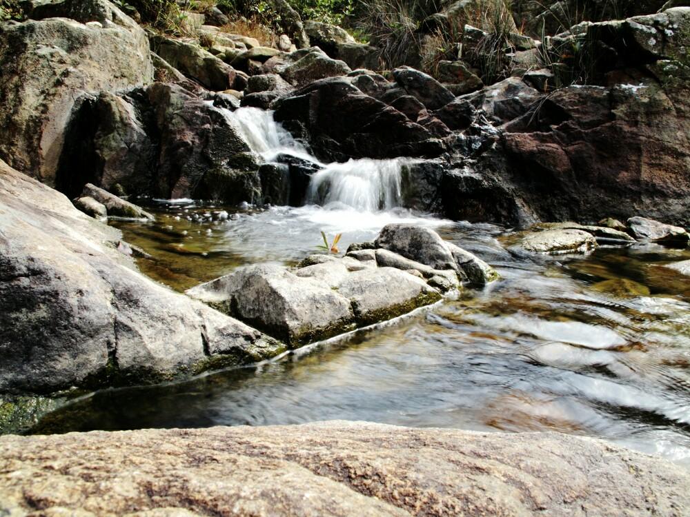 珠海有一处名泉, 为广东五个必游景点之一