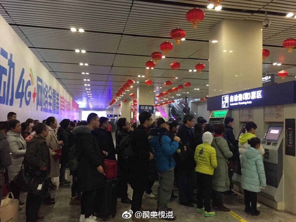市民吐槽汉中火车站乱象