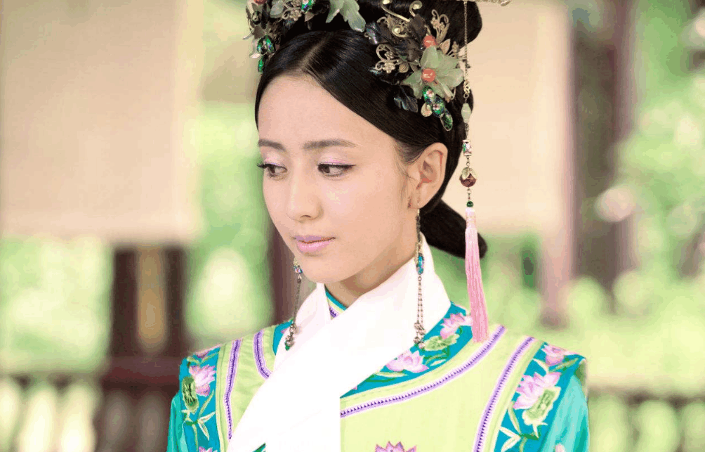 她是现实版的“夏雨荷”, 深受乾隆的恩宠, 最后被封为“副皇后”|乾隆皇帝|后宫|乾隆_新浪新闻