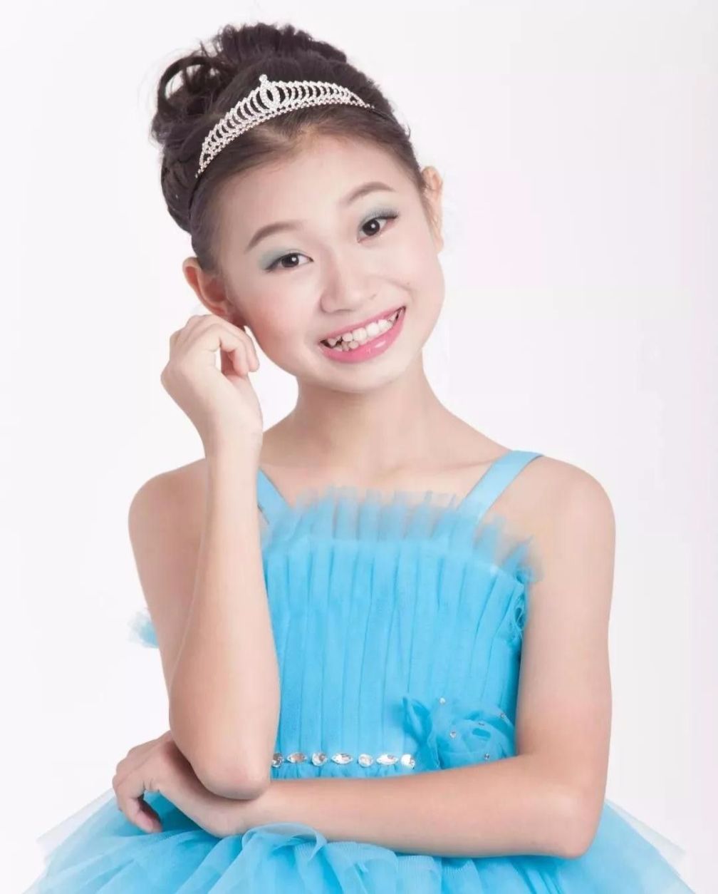 著名童星李娅艺原创歌曲《青春的痕迹》歌词欣赏