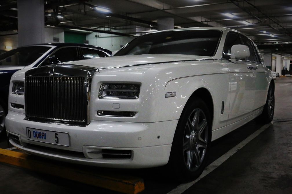 迪拜土豪拥有5千块车牌,最贵一块1千万