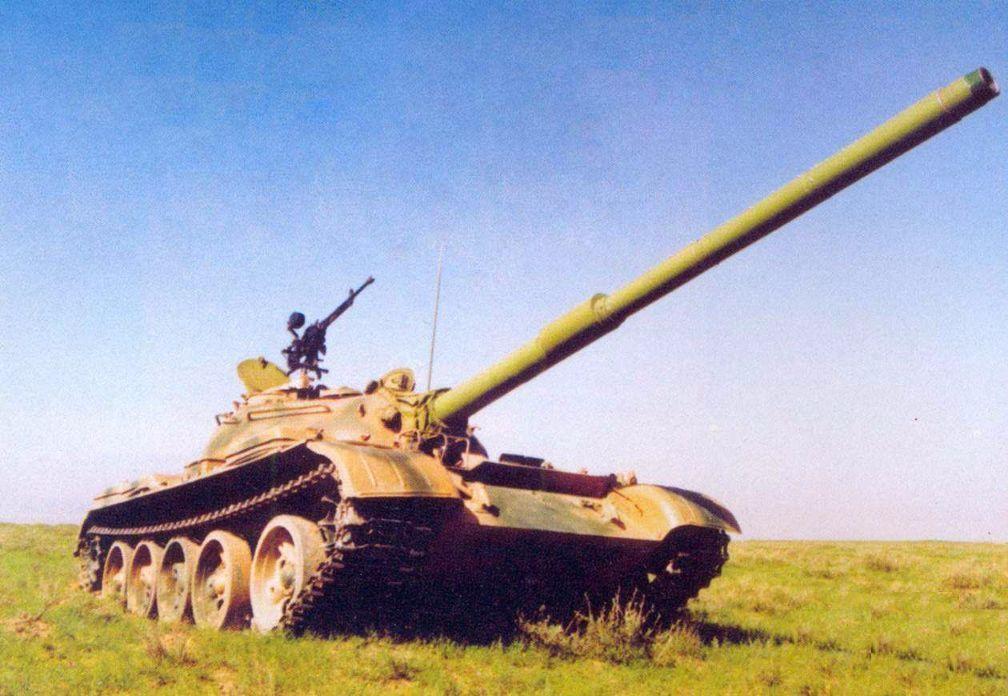 79式和88式等坦克,均安装从西方引进的83式105毫米线膛炮和光点注入的