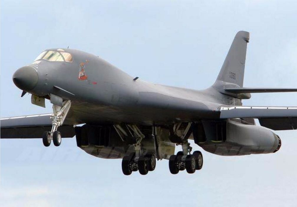 中国曝光最新导弹轰炸机:南海进入饱和打击时代!