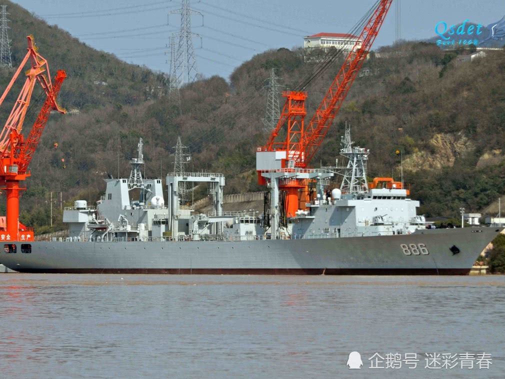 大批解放军战舰集结中国浙江舟山军港