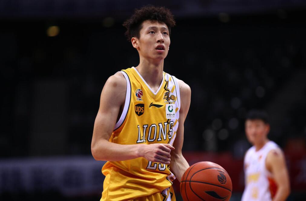 尴尬cba焦点战还没结束央视就掐断直播解说黄子忠也很抢镜