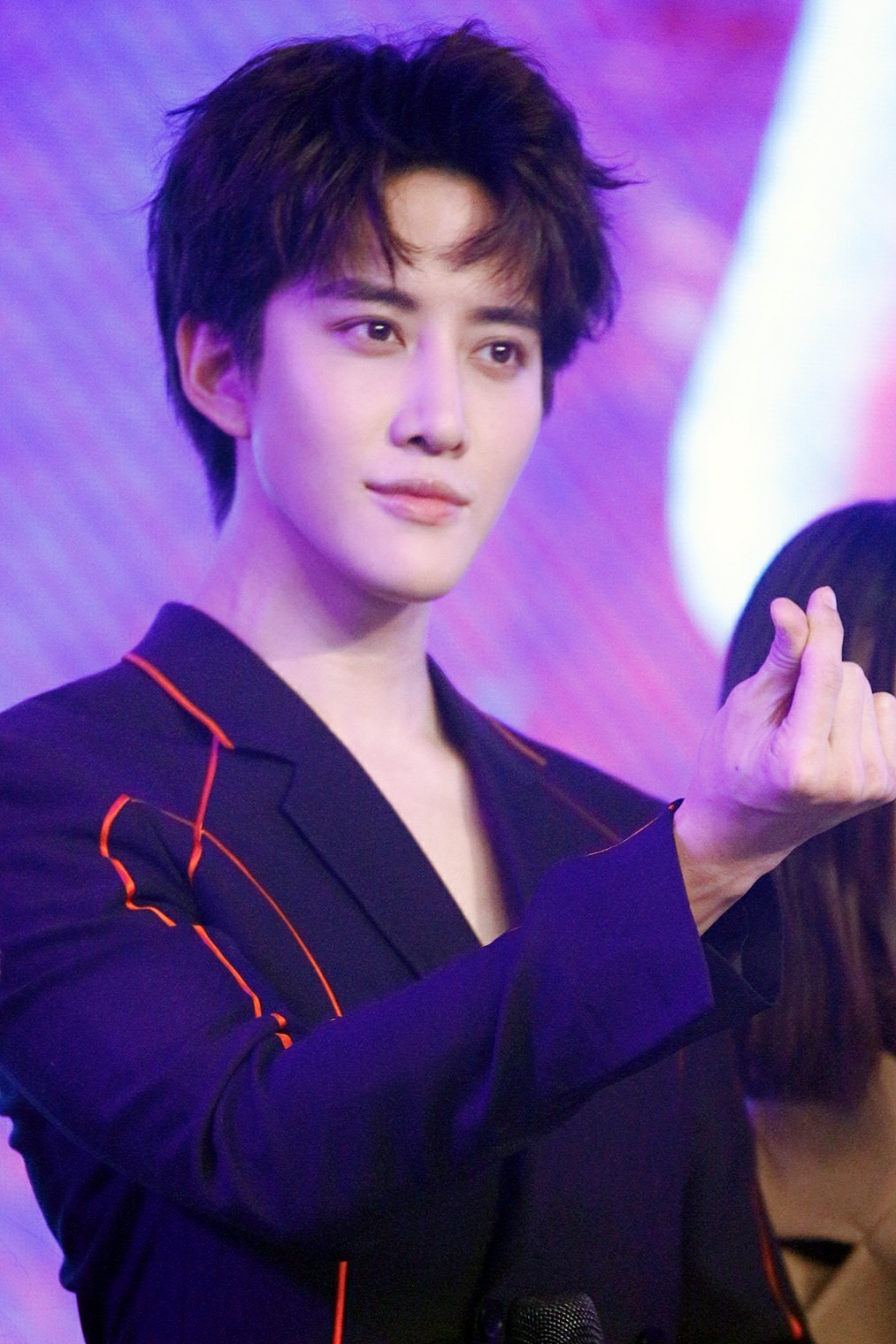 mike想找中国女友妈妈同意并称我们都是中国人