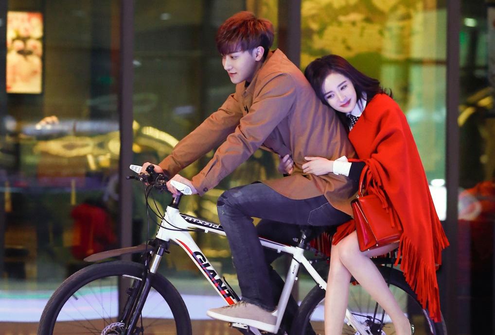 黄子韬入戏太深因杨幂"吃醋", 直呼最烦别人抓我女人