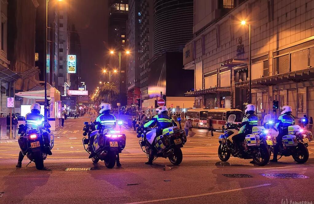 骑警——中国香港的一道街头风景