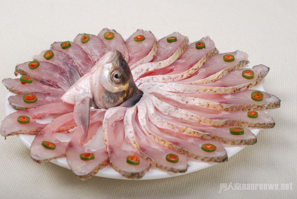 老厨师教你1分钟就能学会孔雀开屏鱼 想不到这么简单啊