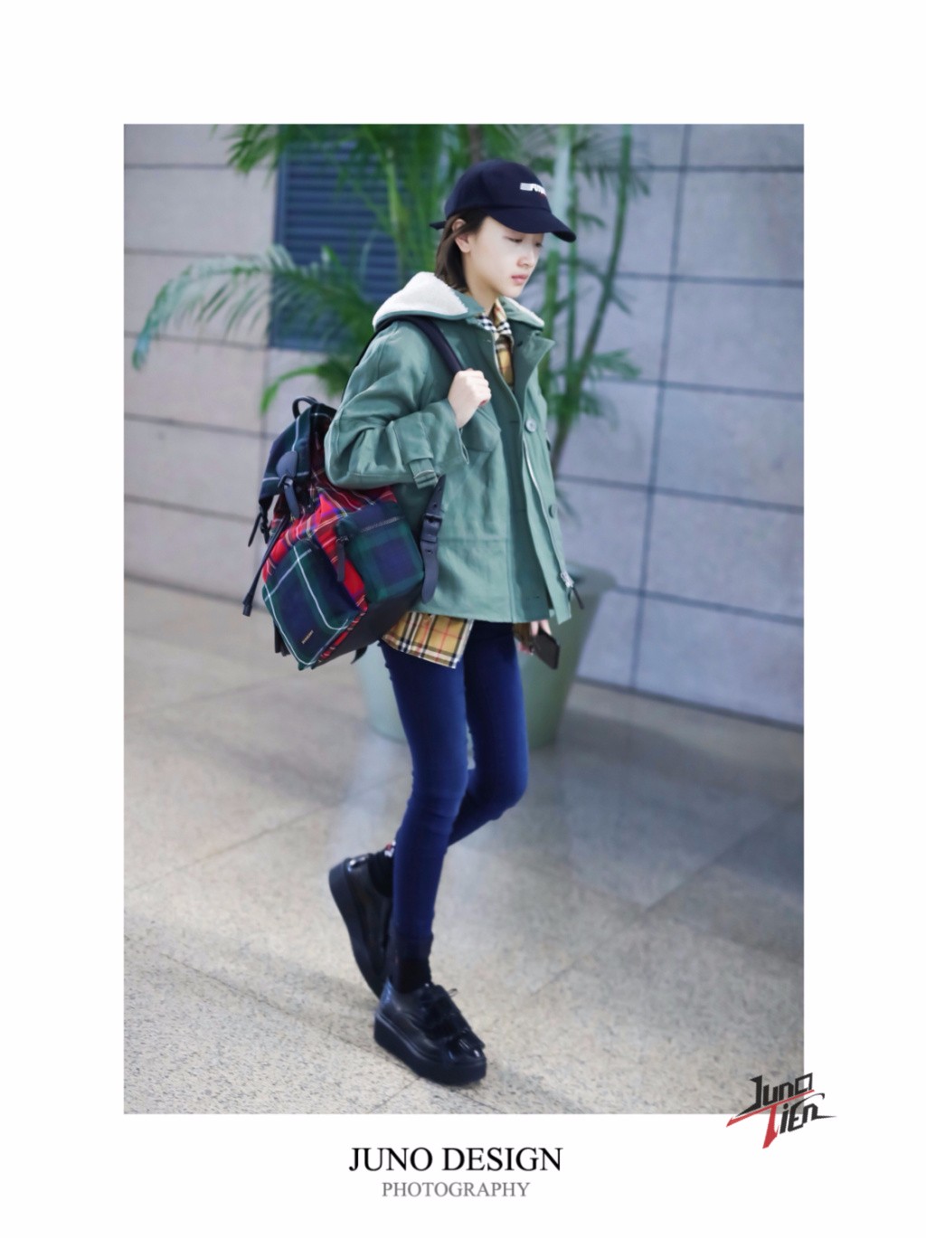 "冬叔"周冬雨启程2018秋冬伦敦时装周,依旧是最拿手的chic造型