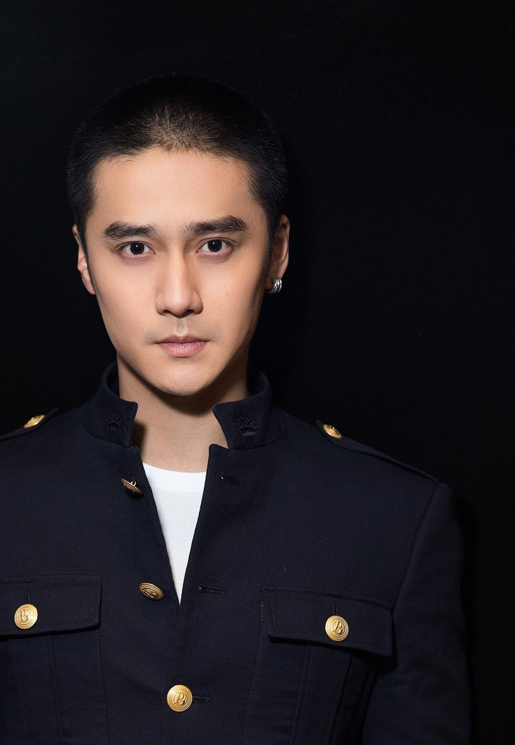 奋斗7年买辆欧陆开2千公里车身剧烈抖动演员蒋劲夫怒斥宾利