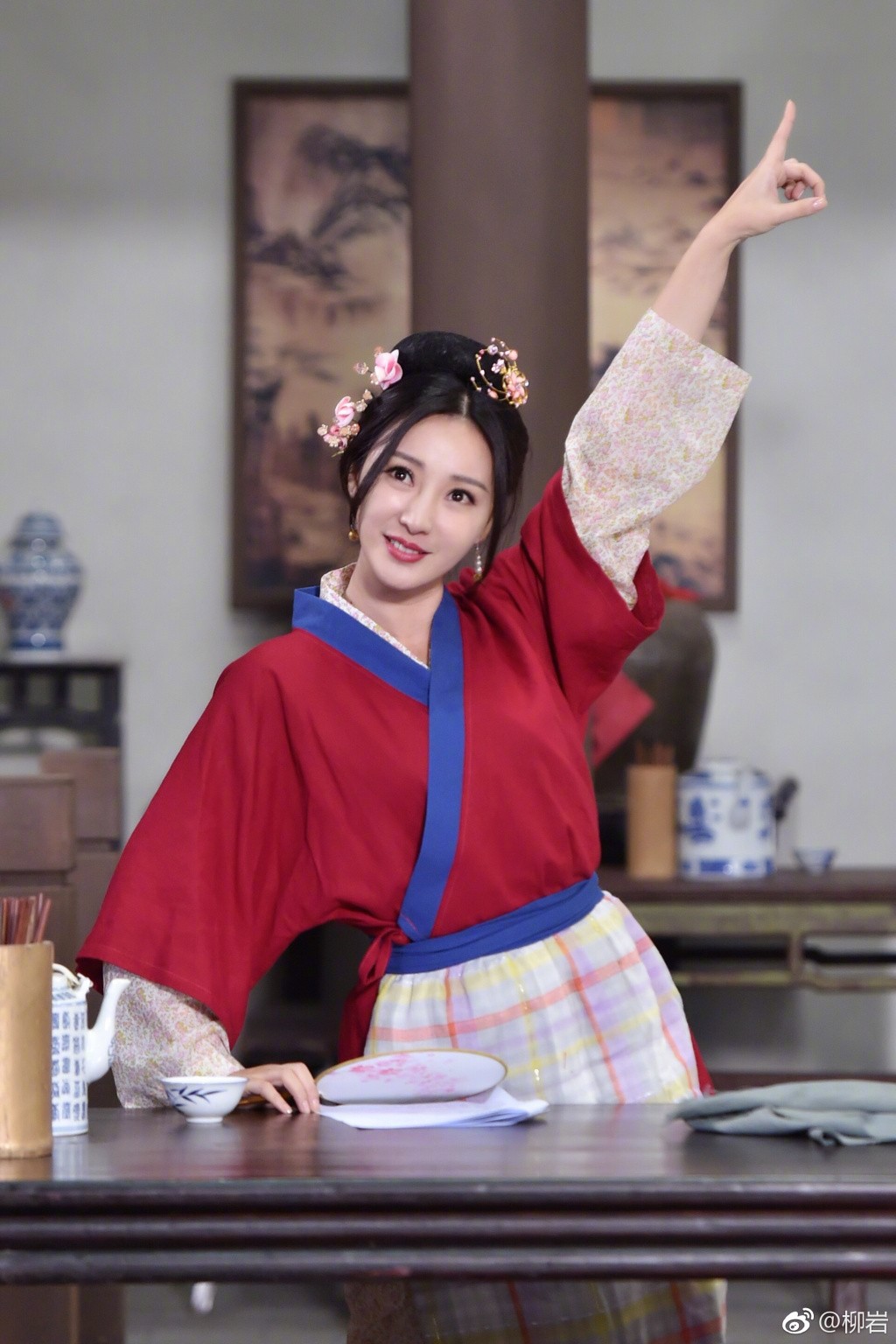 柳岩化身佟湘玉佟掌柜湖南的小表妹佟湘铁 引发大家回忆杀