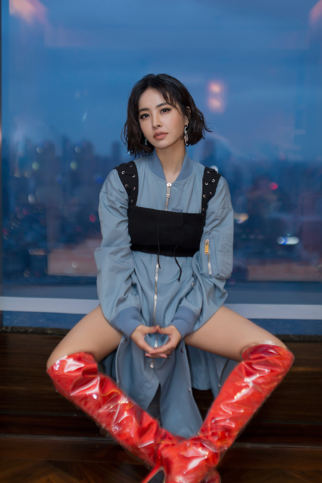 蔡依林康复后首次现身活动现场,大病初愈的她脸部还是有点憔悴