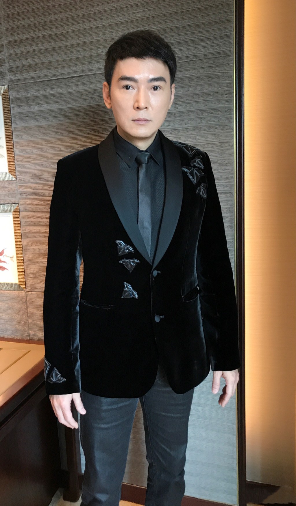 焦恩俊18年后再现经典李寻欢网友感慨可林诗音早已不同往昔